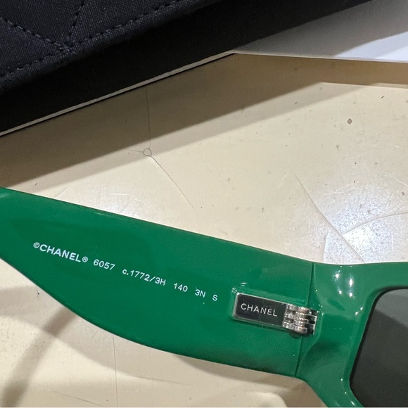 Chanel Shield sunglasses - 6057 w/case - Picture 4 of 12